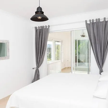 House With Sea View And Shared Pool In Bodrum 아파트 *